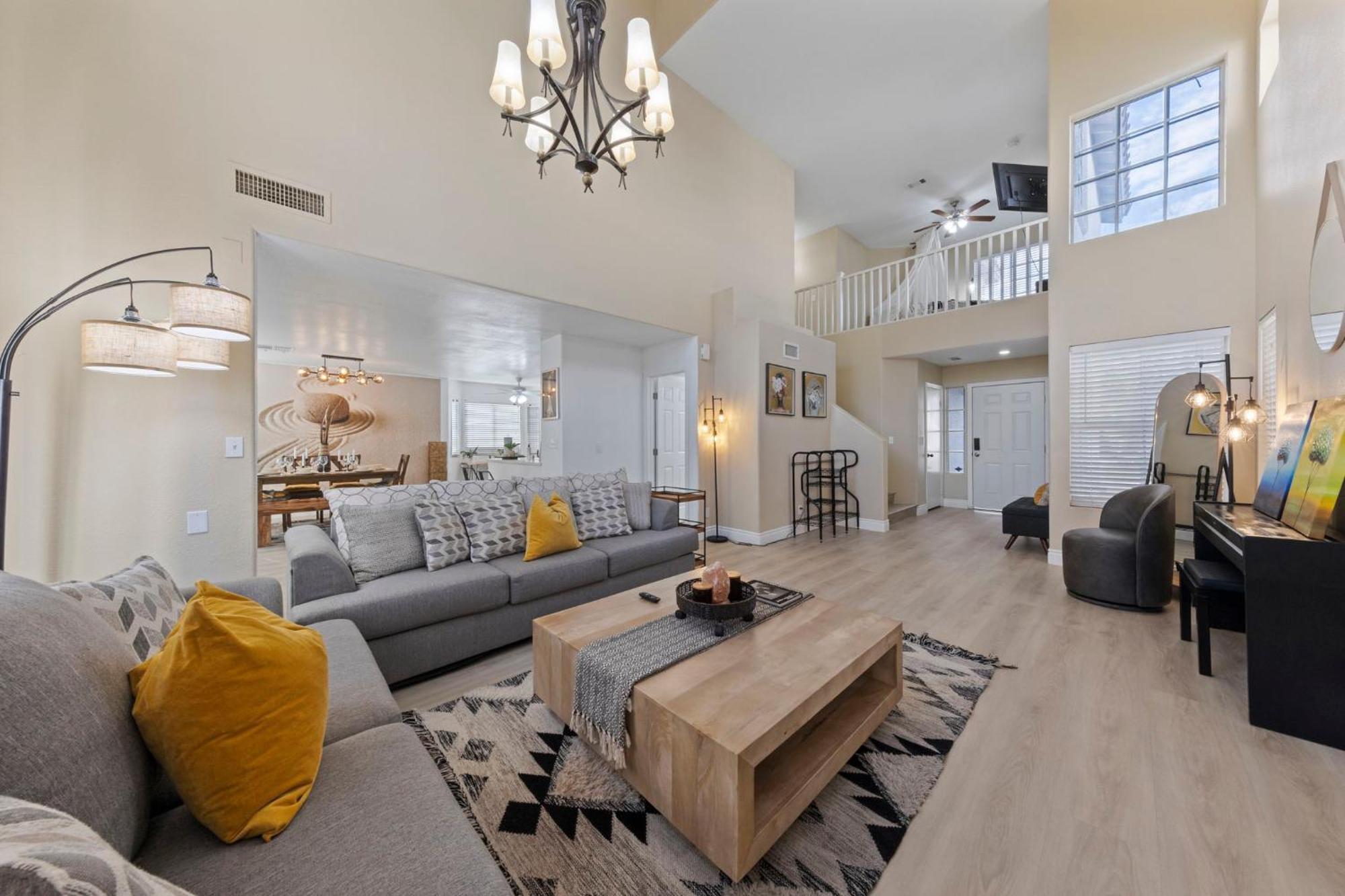 Zen - A Home Away From Home And In Heart Of Las Vegas Exterior photo