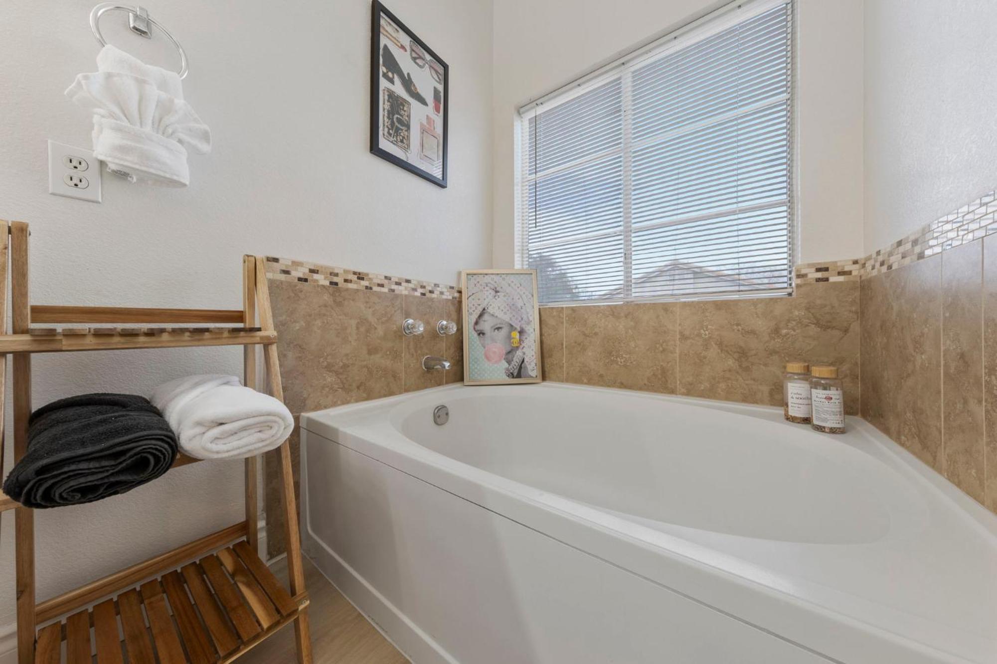 Zen - A Home Away From Home And In Heart Of Las Vegas Exterior photo