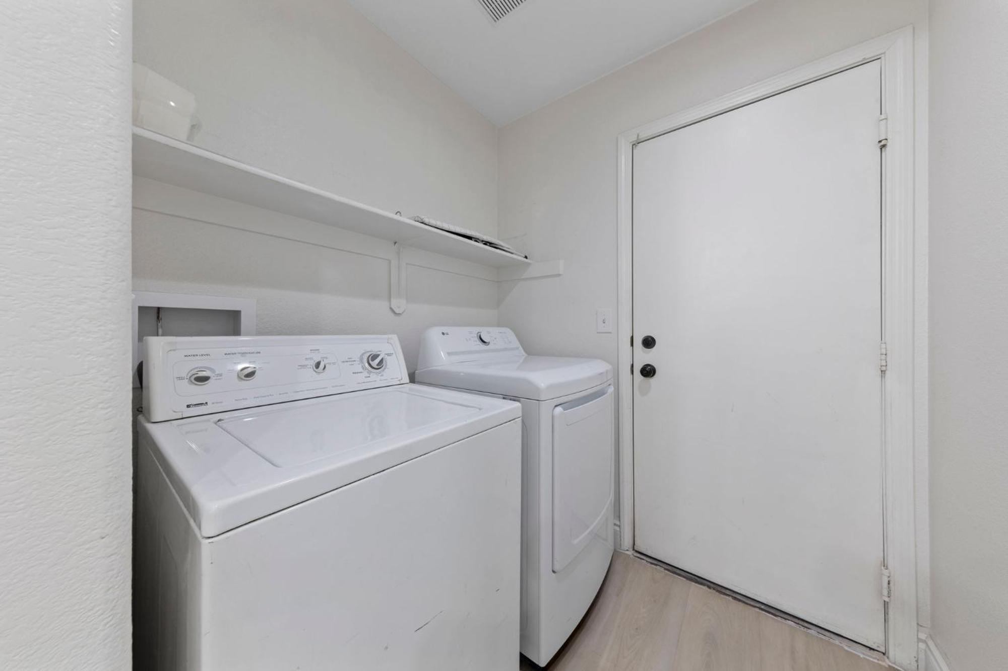 Zen - A Home Away From Home And In Heart Of Las Vegas Exterior photo